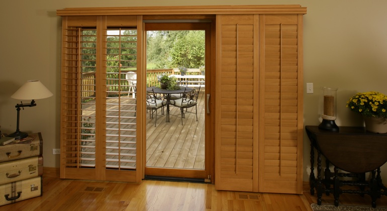 Phoenix wood shutter sliding door